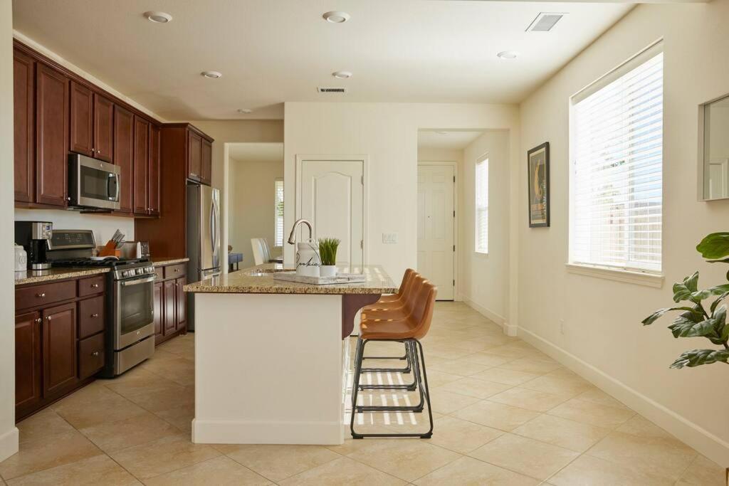 New Upscale House, Tahoe 30-Min W/ Cal King Рино Экстерьер фото