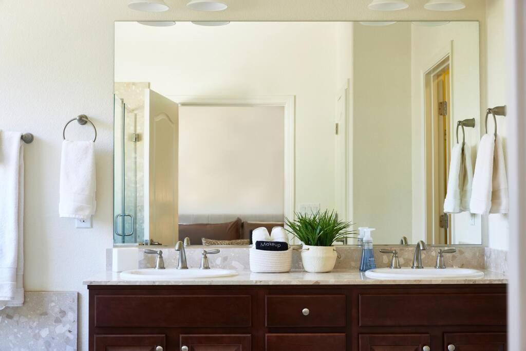 New Upscale House, Tahoe 30-Min W/ Cal King Рино Экстерьер фото