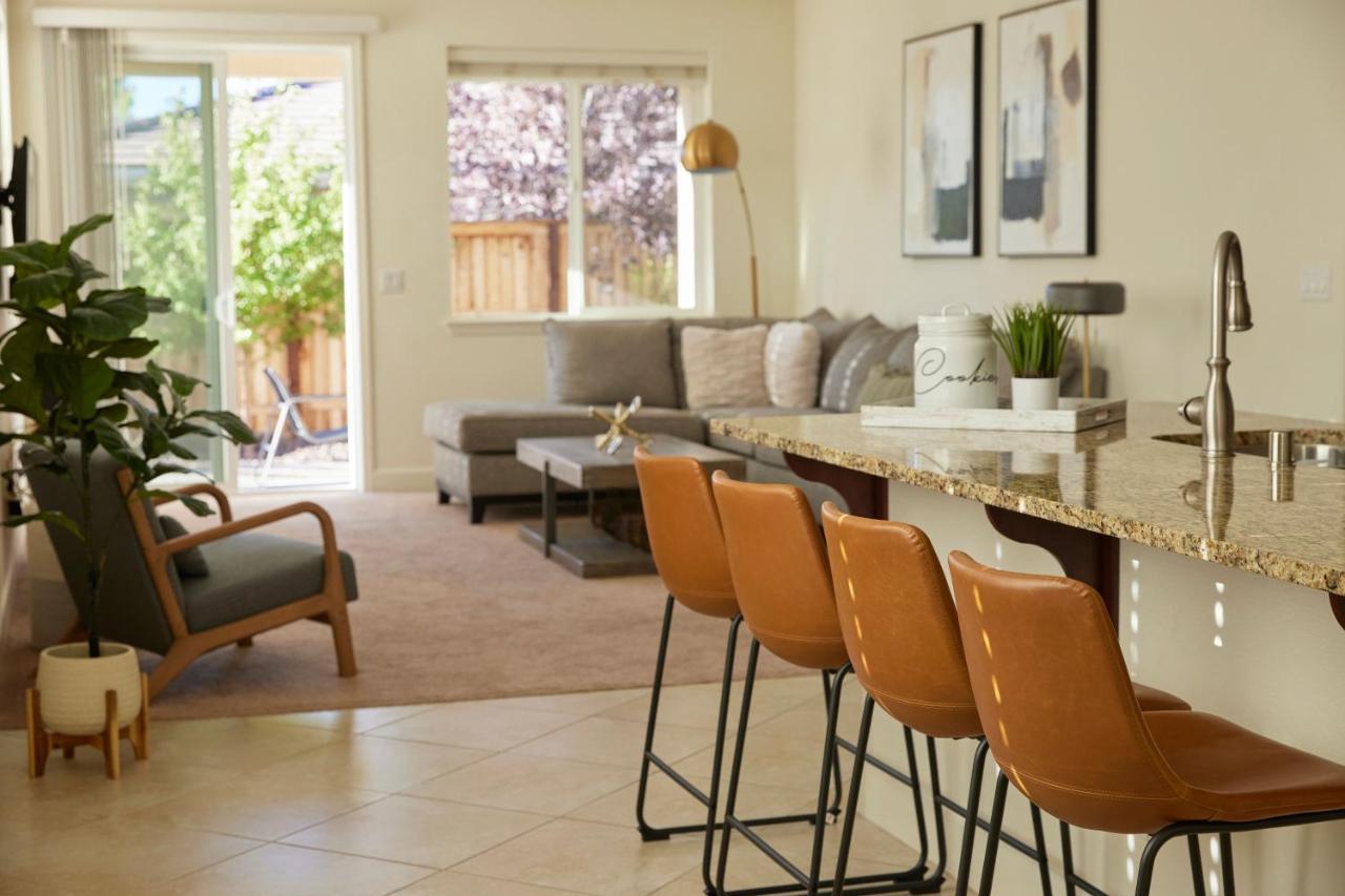 New Upscale House, Tahoe 30-Min W/ Cal King Рино Экстерьер фото